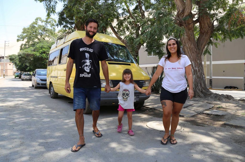 Argentinos piden al Gobierno les permita continuar su viaje