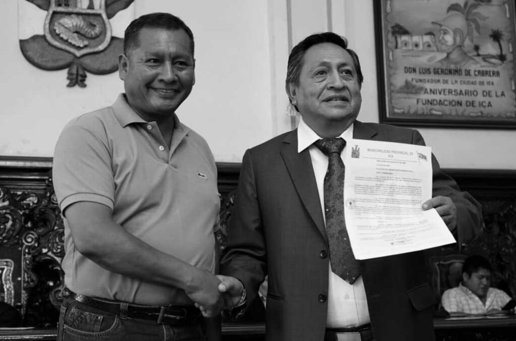 Carlos Reyes designa como gerente del municipio iqueño al cuestionado Mario López Saldaña