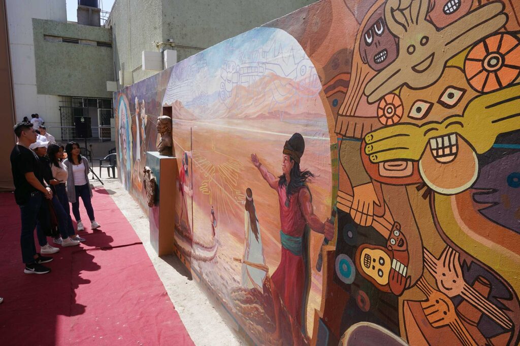 Develan mural en homenaje a la Dama de la Pampa de Nasca, María Reiche