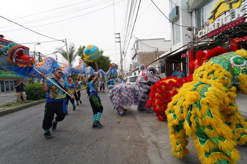 Festival Internacional de la Vendimia de Ica culminó con el corso de carros alegóricos