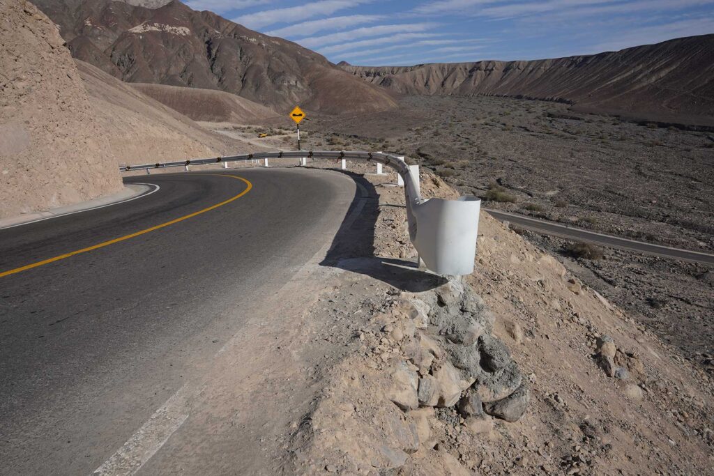Javier Gallegos inaugura carretera con tramo parchado y que incumple las especificaciones técnicas 