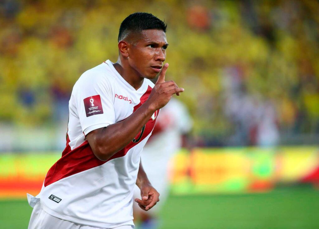 Perú derrotó a Colombia y se ubica en zona de clasificación al Mundial Catar 2022
